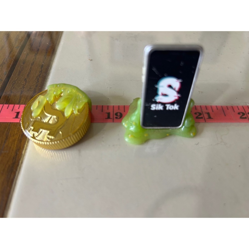 Zuru 5 Surprise Mini Brands Series 2 Glow in the Dark Slime Gold Coin & Phone